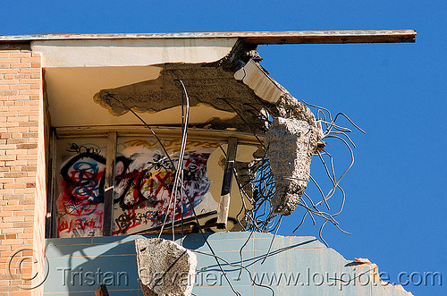 building demolition - phsh - abandoned hospital (presidio, san francisco), abandoned building, abandoned hospital, building demolition, graffiti, presidio hospital, presidio landmark apartments