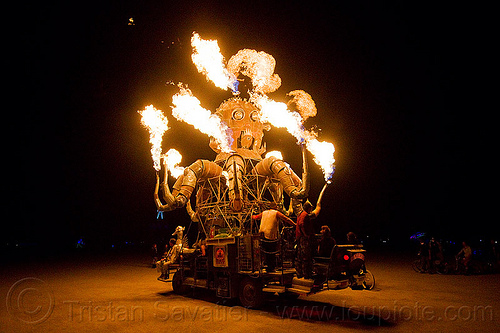 burning man - el pulpo mecanico, burning man art cars, burning man at night, el pulpo mecanico, fire, mutant vehicles, octopus art car, sculpture, steampunk octopus