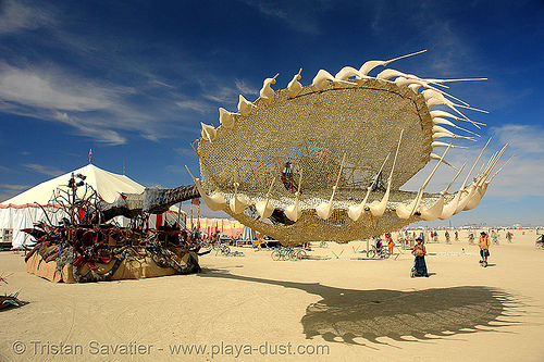 burning man - giant venus fly trap, art car, burning man art cars, fear trap, giant flower, miracle grow, mutant vehicles, venus fly trap