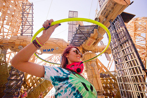 burning man - hooper at mir space station, art installation, hooper, hooping, hulahoop, mackenzie, mir space station, russian, sunglasses, woman, мир орбитальная станция, ми�\x80