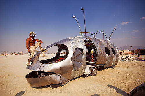 burning man - pilot fish art car, burning man art cars, dr harry adelson, mutant vehicles, pilot fish art car