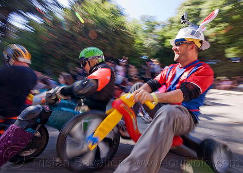 byobw - "bring your own big wheel" race - toy tricycles (san francisco), big wheel, byobw 2011, drift trikes, moving fast, potrero hill, race, speed, speeding, toy tricycle, toy trike, trike-drifting