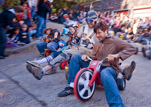 byobw - "bring your own big wheel" race - toy tricycles (san francisco), big wheel, byobw 2011, drift trikes, moving fast, potrero hill, race, speed, speeding, toy tricycle, toy trike, trike-drifting