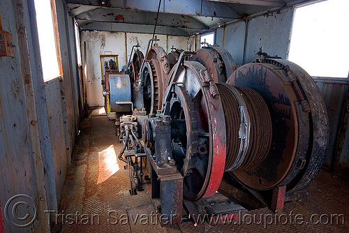 cable wheels - dockside crane - the whirley crane - richmond kaiser naval shipyard (near san francisco), cable wheels, cables, clyde crane, cw 3204, dock, dockside crane, harbor crane, harbour crane, kaiser shipyard, naval shipyard, port crane, portainer, richmond shipyard number 3, rosie the riveter, trespassing, whirley crane