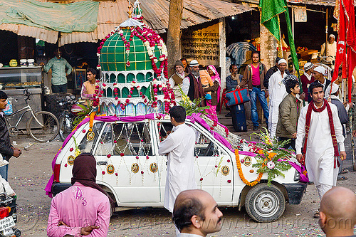 car decorated with mosque dome on its roof - eid-milad-un-nabi muslim festival (india), crowd, decorated car, dome, eid e milad un nabi, eid e milād un nabī, islam, mawlid, men, mosque, muhammad's birthday, muslim festival, muslim parade, nabi day, prophet's birthday, عید میلاد النبی, ईद मिलाद नबी