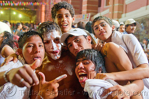 carnaval - carnival in jujuy capital (argentina), andean carnival, argentina, carnaval de la quebrada, friends, jujuy capital, men, noroeste argentino, party, san salvador de jujuy, woman