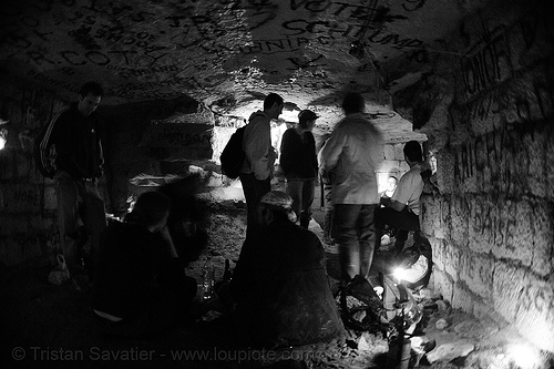 catacombes de paris - catacombs of paris (off-limit area), cataphiles, cave, clandestines, hôpital du val-de-grâce, illegal, labyrinthe du val-de-grâce, trespassing, underground quarry, val-de-grace
