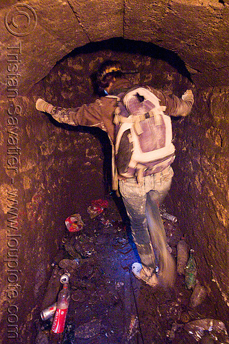 catacombes de paris - catacombs of paris (off-limit area) - bottom of an access shaft, cataphile, cave, clandestines, illegal, shaft, trespassing, underground quarry