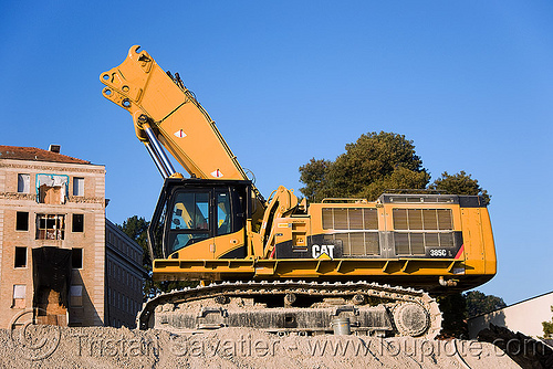 caterpillar cat 385c excavator, abandoned building, abandoned hospital, building demolition, cat 385c, caterpillar 385c, caterpillar excavator, demolition excavator, high reach demolition, long reach demolition, presidio hospital, presidio landmark apartments, ultra high demolition