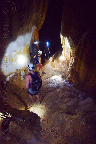 caving in mulu - clearwater cave - mulu (borneo), borneo, cavers, caving, clearwater cave system, clearwater connection, gunung mulu national park, knotted rope, malaysia, natural cave, roland, spelunkers, spelunking