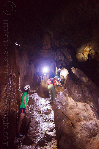 caving in mulu - racer cave (borneo), borneo, cavers, caving, gunung mulu national park, malaysia, natural cave, racer cave, spelunkers, spelunking