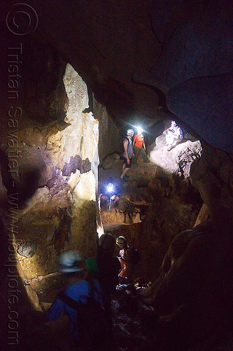 caving in mulu - racer cave (borneo), borneo, cavers, caving, gunung mulu national park, malaysia, natural cave, racer cave, spelunkers, spelunking