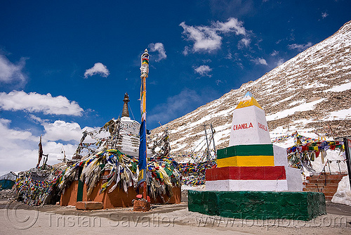 chang-la pass - ladakh (india), chang pass, chang-la pass, ladakh, mountain pass, mountains, road marker, snow patches