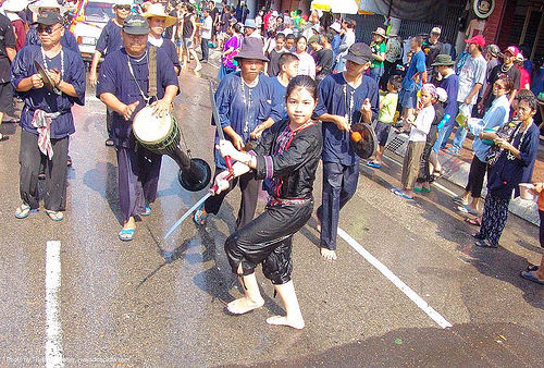 เชียงใหม่ - chiang mai - สงกรานต์ - songkran festival (thai new year) - thailand, chiang mai, soaked, songkran, sword dancer, swords, thai new year, wet, สงกรานต์, เชียงใหม่