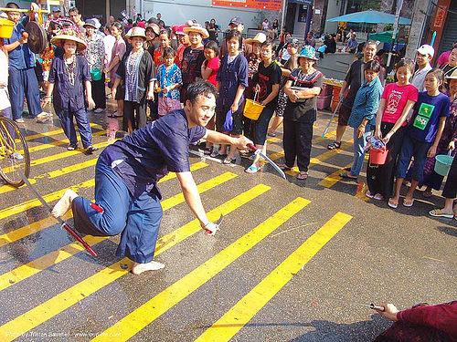 เชียงใหม่ - chiang mai - สงกรานต์ - songkran festival (thai new year) - thailand, chiang mai, crowd, songkran, sword dancer, swords, thai new year, สงกรานต์, เชียงใหม่