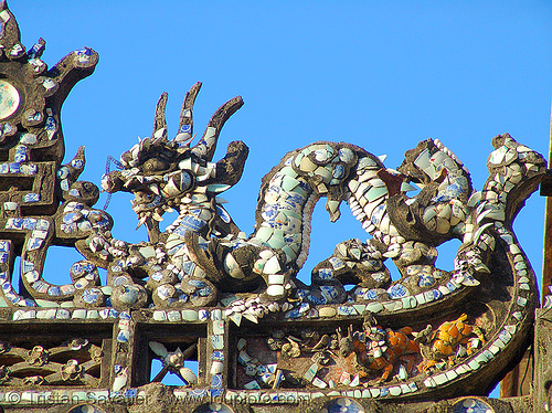 chinese roof decoration (hoi an) - vietnam, chinese, decoration, hoi an, h&#x1ED9;i an, roof, vietnam