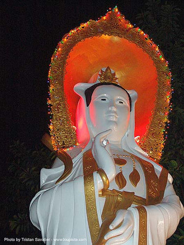 chinese temple - sculpture - tha ton - near fang (thailand), asian woman, chinese temple, head, night, red, sculptures, tha ton