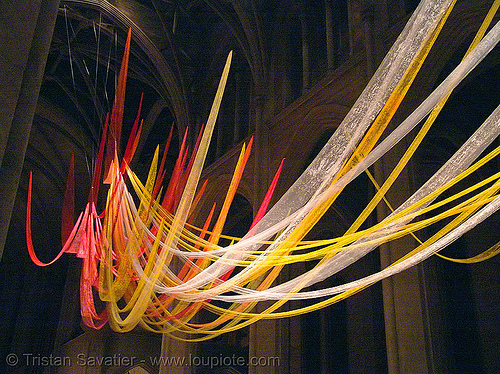 christmas mass at grace cathedral, san francisco, christmas mass, grace cathedral san francisco, midnight, streamers, xmas