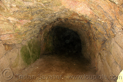 cilanbolu tunnel in the castle ruins (amasya), amaseia, amasya, archaeology, castle cilanbolu, cave, ma&#x11F;ara, ma&#x11F;aras&#x131;&rsquo;nda, tunnel, t&uuml;neli