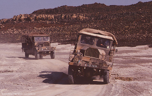 citroën 46 f 4x4 fom - french army trucks in the desert (djibouti), 46, 46f, 4x4 trucks, all-terrain, army trucks, citroen fom, citroën fom, djibouti, french, military trucks