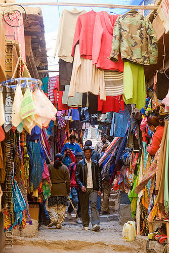 clothing bazar - leh (india), bazar, clothing, india, ladakh, leh, shops, stores, street seller, लेह