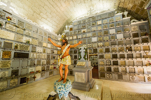 columbarium - san augustin church - manila (philippines), cemetery, columbarium, graves, jesus christ, manila, sacred art, san augustin church, statue, tombs