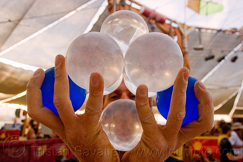 contact juggling - balls, contact juggler, contact juggling, juggling balls, ludovic, mister om