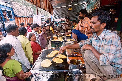 cooking pancakes - langar (free community kitchen) - amarnath yatra (pilgrimage) - kashmir, amarnath yatra, cooking, cooks, crowd, food, hindu pilgrimage, kashmir, kitchen, langar, men, pan, pancakes, sikh, sikhism