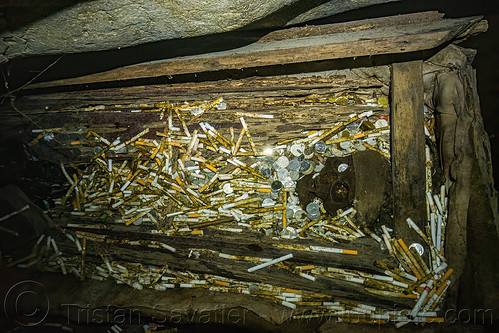 dead smoker - cigarette offering in toraja coffin - londa - toraja cave burial site, burial site, cemetery, coffin, grave, graveyard, liang, londa burial cave, londa cave, tana toraja, tomb