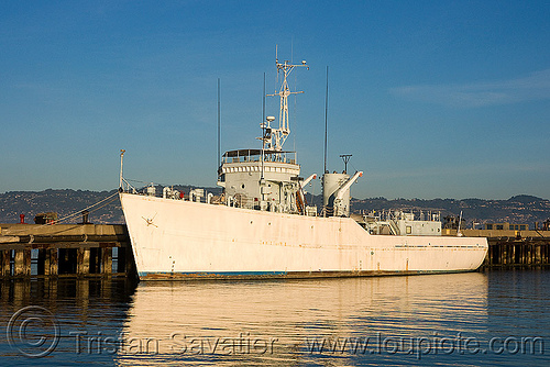 decommissioned coast-guard boat (san francisco), boat, coast-guards, decommissioned ship, rusty, san francisco bay, sf bay, white