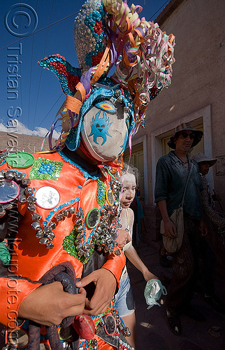 diablo carnavalero - carnaval - tilcara (argentina), andean carnival, argentina, careta de diablo, carnaval de la quebrada, carnaval de tilcara, colorful, confettis, costume, diablo carnavalero, diablo de carnaval, diablos carnavaleros, diablos de carnaval, folklore, indigenous culture, mask, men, mirrors, noroeste argentino, quebrada de humahuaca, quechua culture, serpentine throws, tribal