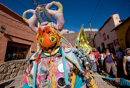 diablo carnavalero - carnival (argentina), andean carnival, argentina, careta de diablo, carnaval de la quebrada, carnaval de tilcara, colorful, costume, diablo carnavalero, diablo de carnaval, diablos carnavaleros, diablos de carnaval, folklore, indigenous culture, mask, men, mirrors, noroeste argentino, quebrada de humahuaca, quechua culture, tribal