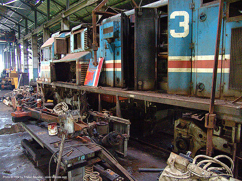 diesel-electric train engine, atlantic railway, costa rica, diesel-electric, locomotive, puerto limon, rusty, train depot, train engine, train yard, trespassing