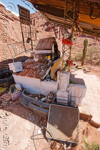 difunta correa shrine - quebrada de las conchas - cafayate (argentina), argentina, calchaquí valley, difunta correa, noroeste argentino, quebrada de cafayate, quebrada de las conchas, shrine, valles calchaquíes