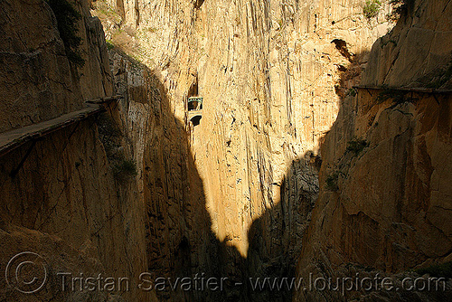 el caminito del rey - el chorro gorge (spain), bridge, canyon, cliffs, desfiladero de los gaitanes, el caminito del rey, el camino del rey, el chorro, gorge, mountaineering, mountains, pathway, railroad, railway, trail