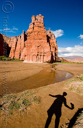 el castillo - quebrada de las conchas - cafayate (argentina), argentina, calchaquí valley, cliff, el castillo, landscape, mountain river, mountains, noroeste argentino, quebrada de cafayate, quebrada de las conchas, river bed, valles calchaquíes