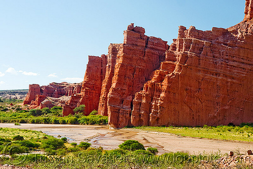 el castillo - quebrada de las conchas - cafayate (argentina), argentina, calchaquí valley, canyon, cliffs, el castillo, landscape, mountain river, mountains, noroeste argentino, quebrada de cafayate, quebrada de las conchas, river bed, rock, valles calchaquíes