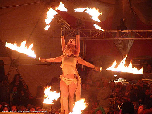 el circo - fire performers - fire swords - burning man 2004, burning man, elcirco, fire dancer, fire dancing, fire performers, fire spinning, fire swords, night