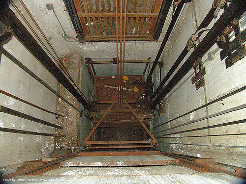 elevator-shaft - abandoned hospital (presidio, san francisco) - phsh, abandoned building, abandoned hospital, graffiti, presidio hospital, presidio landmark apartments, trespassing