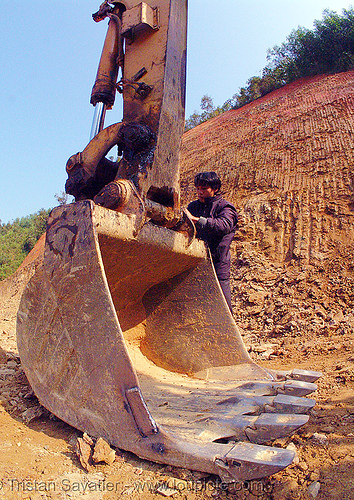 excavator bucket - road construction (vietnam), bucket attachment, cao bằng, excavator bucket, fisheye, groundwork, liebherr 912 litronic excavator, liebherr excavator, road construction, roadworks