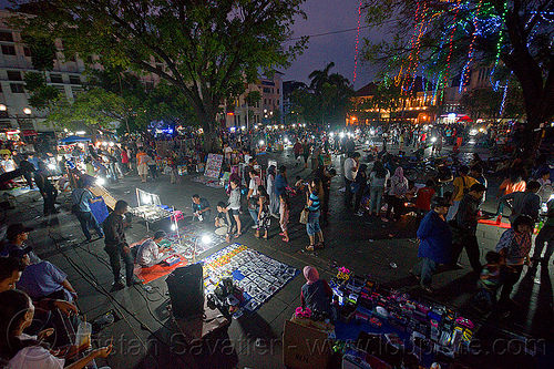 fatahillah square at night, street seller