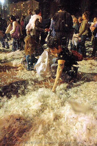 feathers at the great san francisco pillow fight 2007, crowd, down feathers, duvet, night, pillows, san francisco pillow fight, world pillow fight day