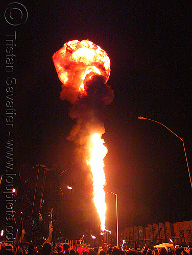 fire cannon - flaming lotus girls's "hand of goddess", fire art