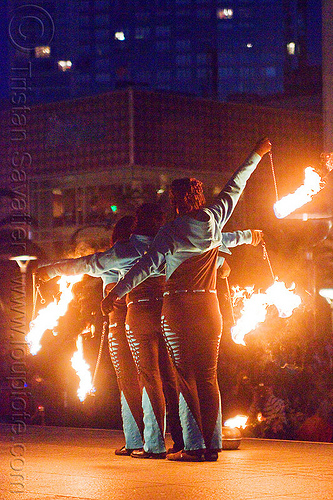fire dancing expo (san francisco), fire dancer, fire dancing expo, fire performer, fire poi, fire spinning, night, spinning fire, temple of poi