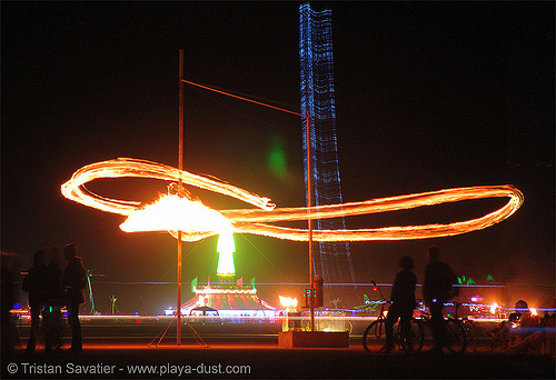 fire pendulum - burning-man 2005, art installation, beanstalk, burning man, chaotick, david rattray, fire, larry breed, mike light, night, pendulum, that's one tall fucking thing, wil van hazel
