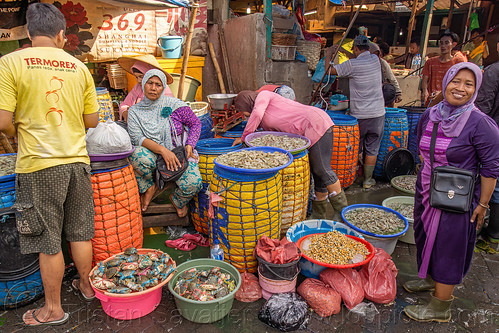 fish market in surabaya, fish market, seafood, street seller, surabaya