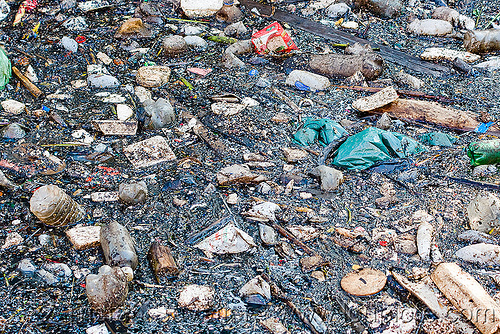 floating plastic trash pollution (la boca, buenos aires), argentina, buenos aires, environment, floating, garbage, la boca, plastic bottles, plastic trash, pollution, riachuelo, river, río la matanza, río matanza, single use plastics