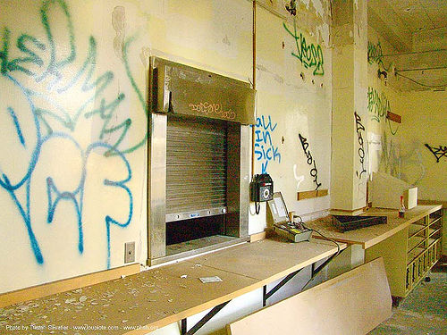 front-desk - abandoned hospital (presidio, san francisco), abandoned building, abandoned hospital, graffiti, presidio hospital, presidio landmark apartments, trespassing