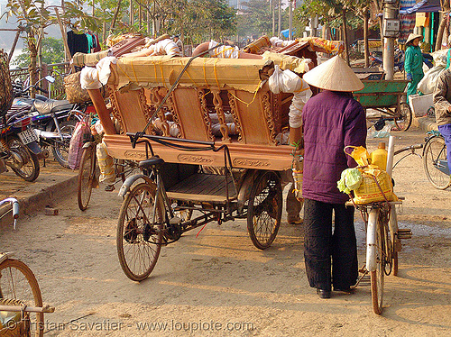 furniture delivery - vietnam, bicycles, bikes, cao bằng, cargo tricycle, cargo trike, cycle rickshaw, freight tricycle, freight trike, furniture, movers, vietnam