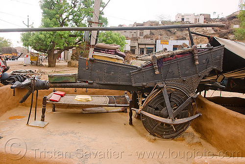 gadia lohars nomadic tribe oxcart, bullock cart, camp, chariot, encampment, gadia lohars, gaduliya lohars, gipsies, gypsies, horse cart, nomadic tribe, nomads, ox cart, road, thiya